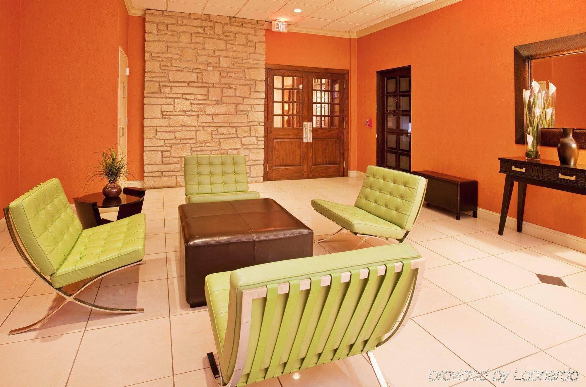 Holiday Inn At The Campus By Ihg Manhattan Exterior foto